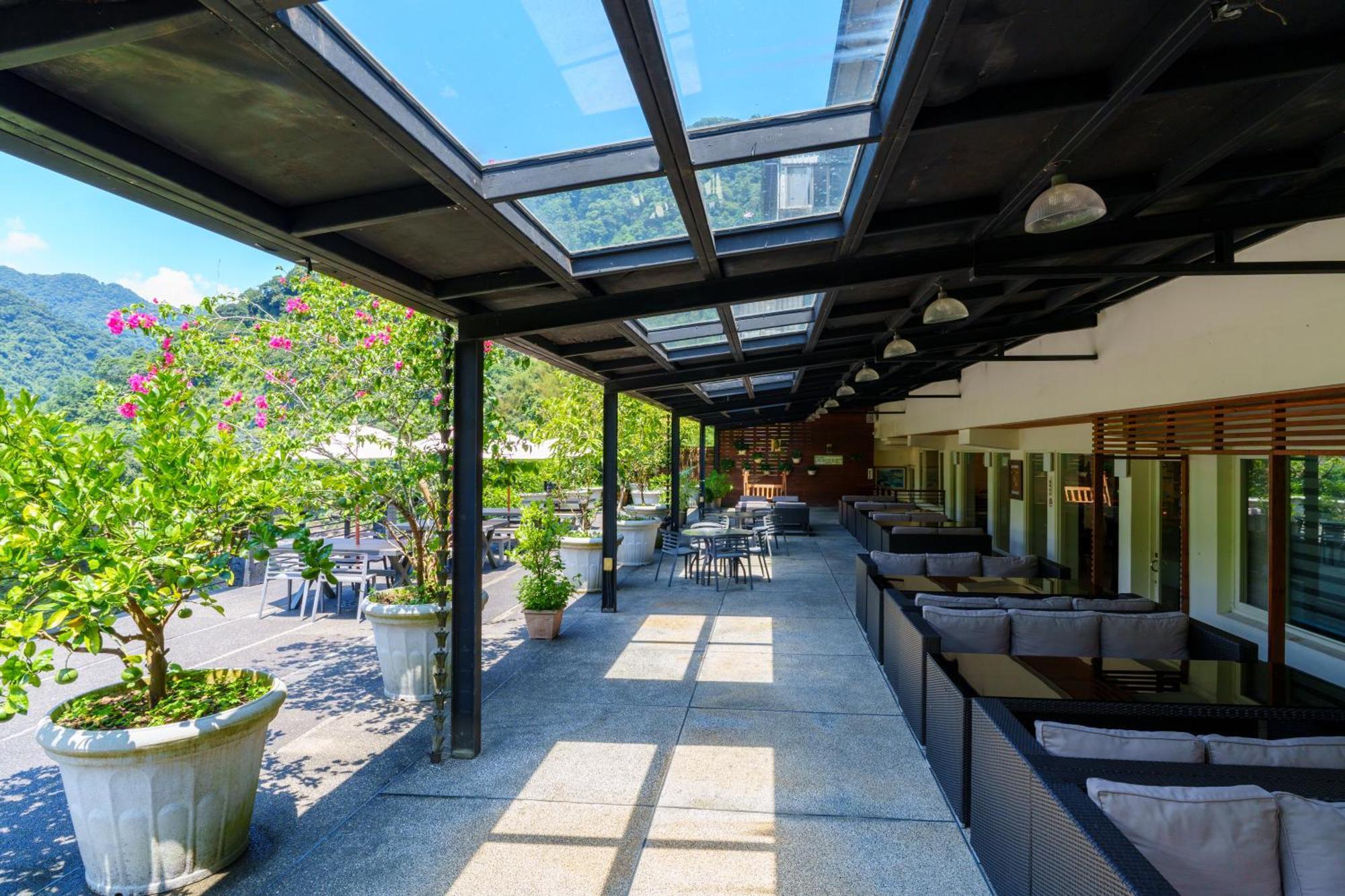 Spring Spa Hotel Wulai Exterior photo