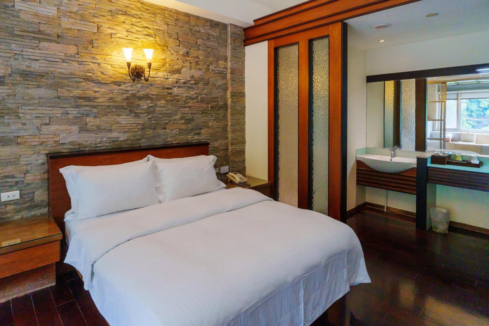 Spring Spa Hotel Wulai Exterior photo