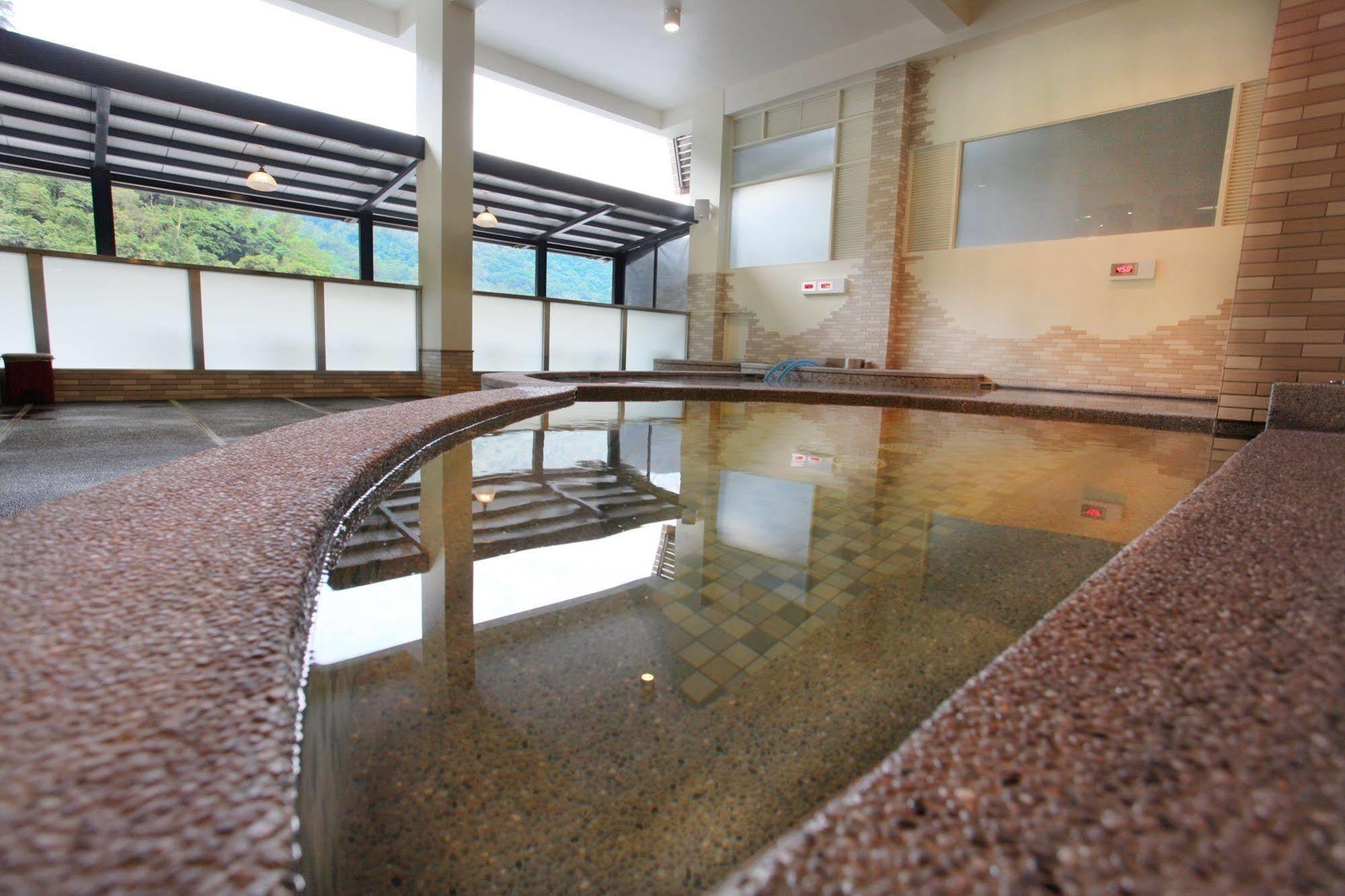 Spring Spa Hotel Wulai Exterior photo