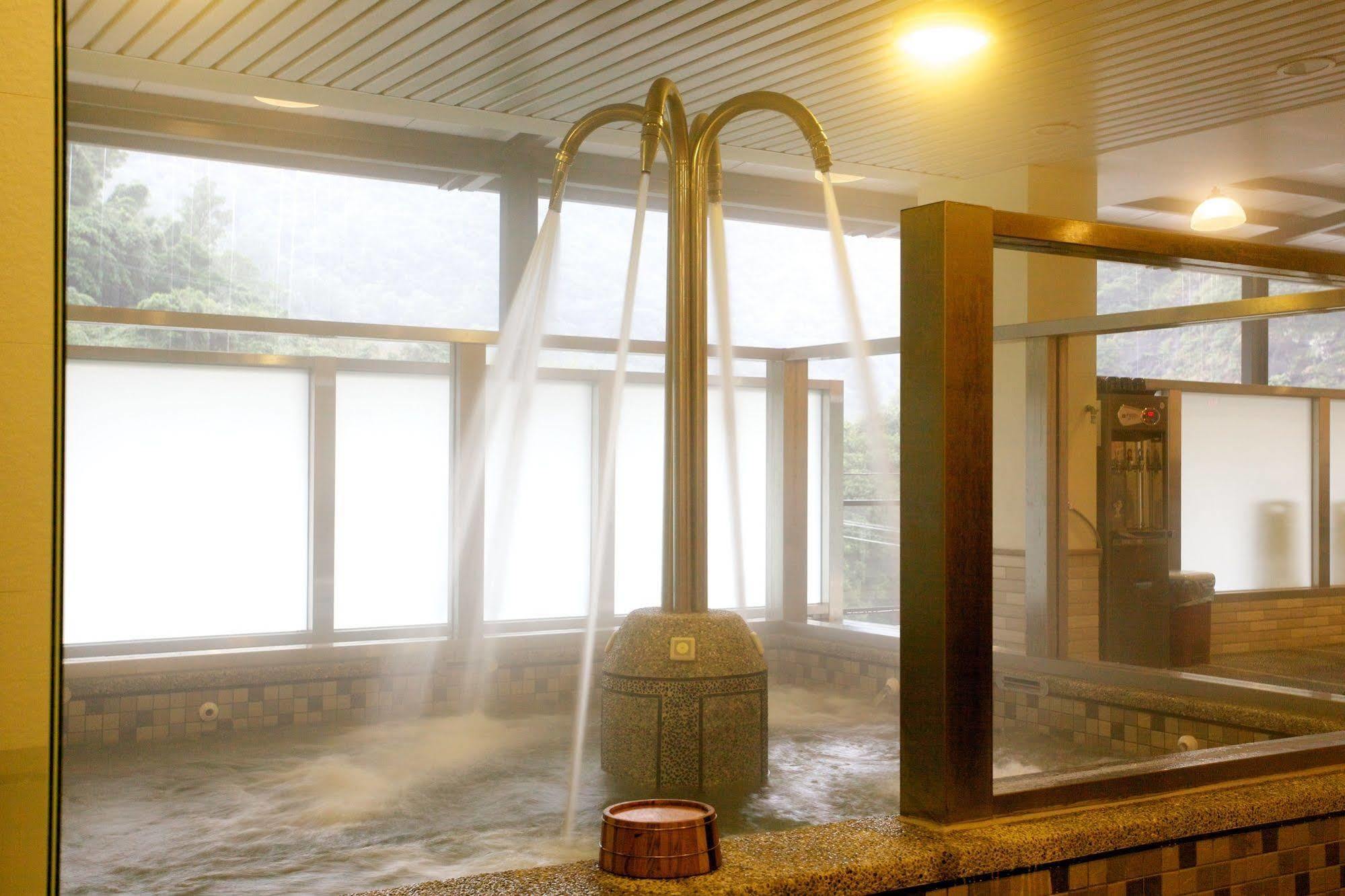 Spring Spa Hotel Wulai Exterior photo